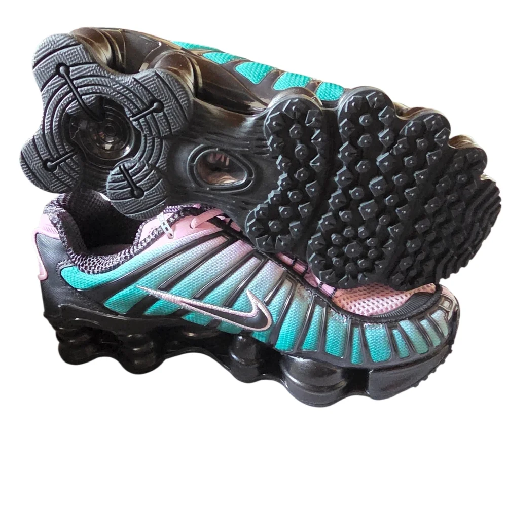 SOLD Nike Shox Women's Athletic Shoes Size 6 (On Sale $130) - Picture 4 of 5